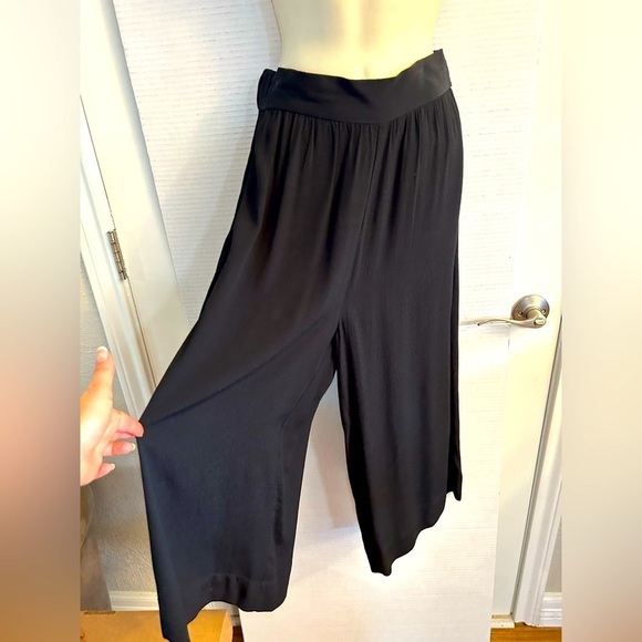 Madewell pull on wide leg crop pant with hand pockets in true black Sz-XS.  F4 - Picture 4 of 14